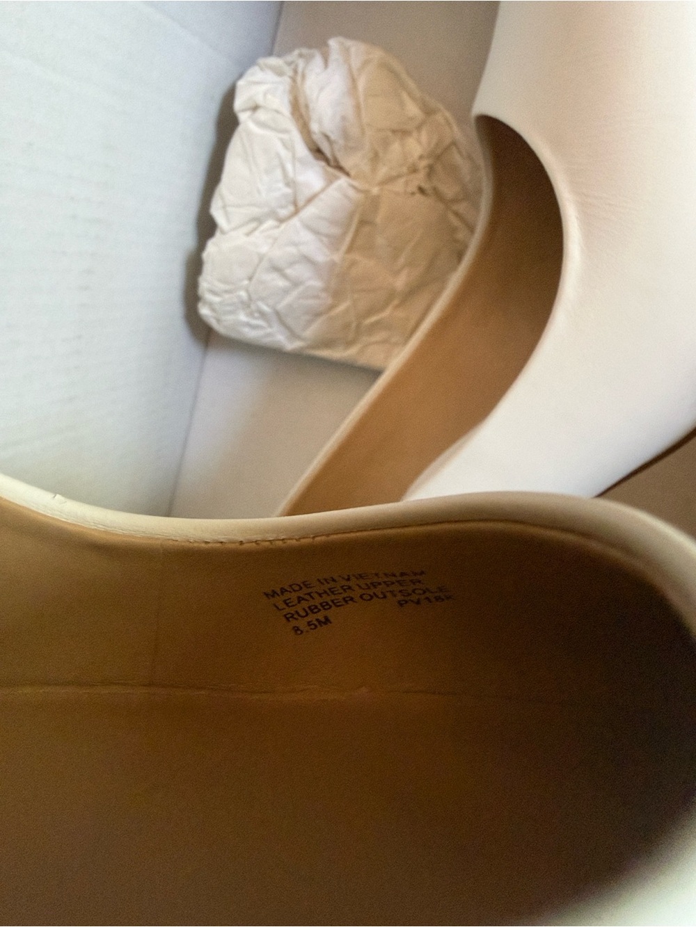 Michael Kors White Leather Pointed Toe Heels - Picture 6 of 6